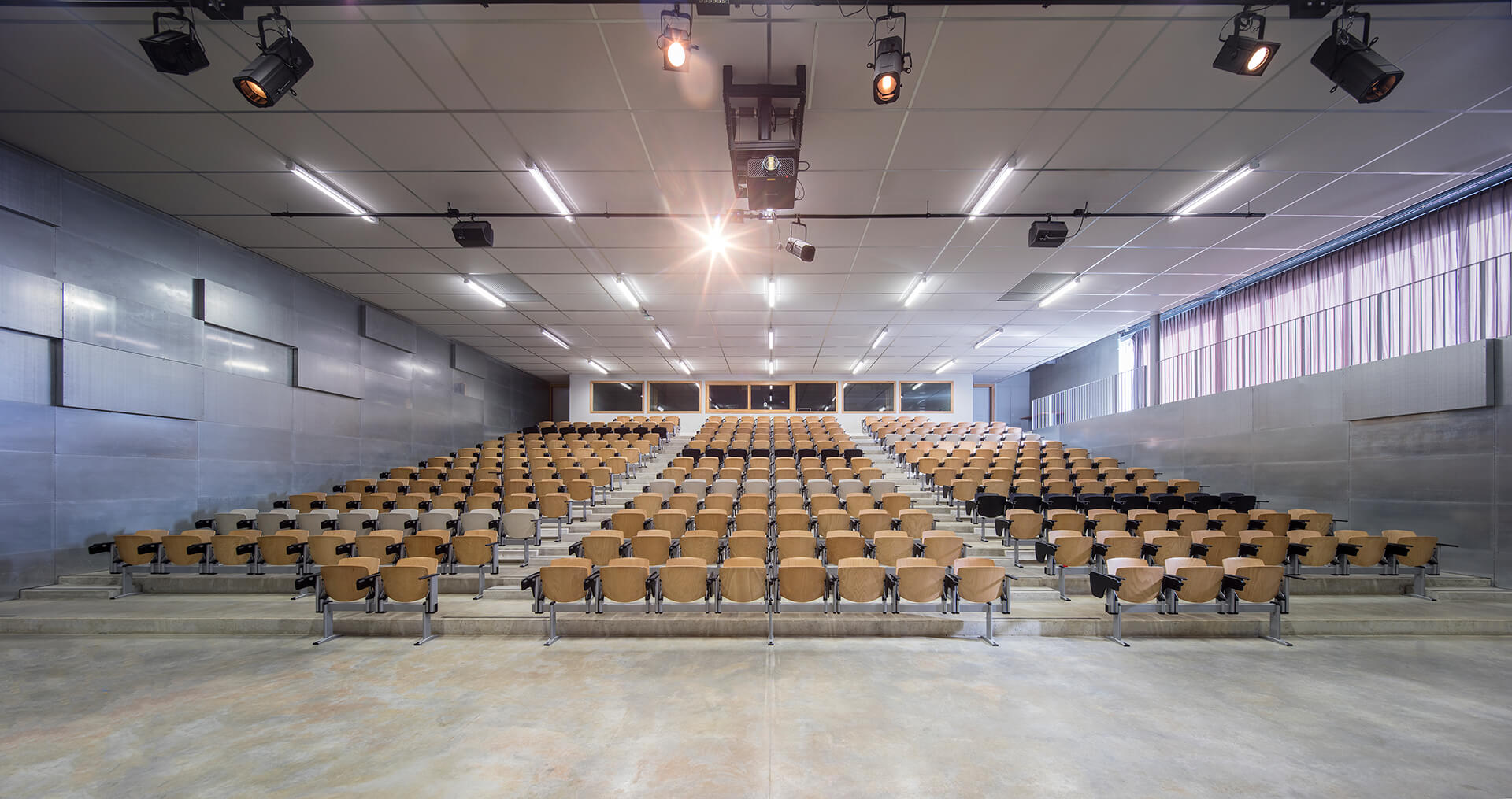 学校华体会网页版登录入口|阶梯教室桌椅|办公华体会网页版登录入口|华体会(中国)华体会网页版登录入口|New Modulamm 阶梯教室
